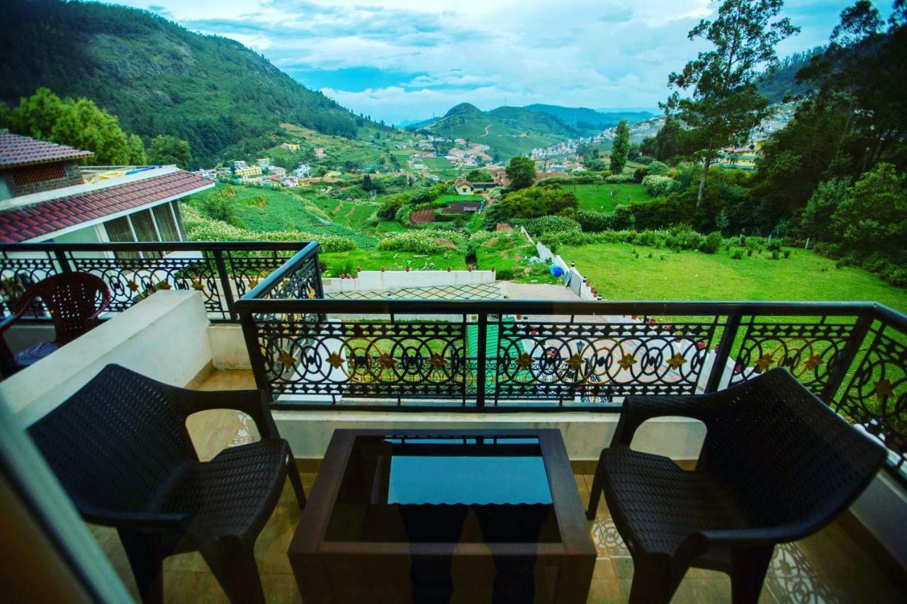 Hôtel Atrium Grande à Ooty Extérieur photo